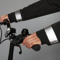 BTWIN VESTE PLUIE CHAUDE VELO VILLE VISIBILITE NUIT 540 FEMME NOIR -Vélo route Magasin veste pluie chaude velo ville visibilite nuit 540 femme noir 8