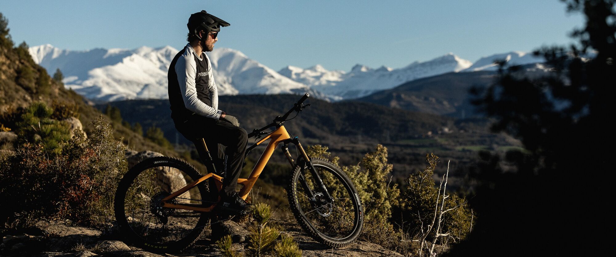 Vélo route Magasin -Vélo route Magasin Orbea Rise Tremp Steel City RB 56 2000 x 834